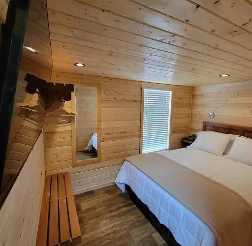 036 Tiny Nr Grand Canyon South Rim Sleeps 8 - Full Kitchen